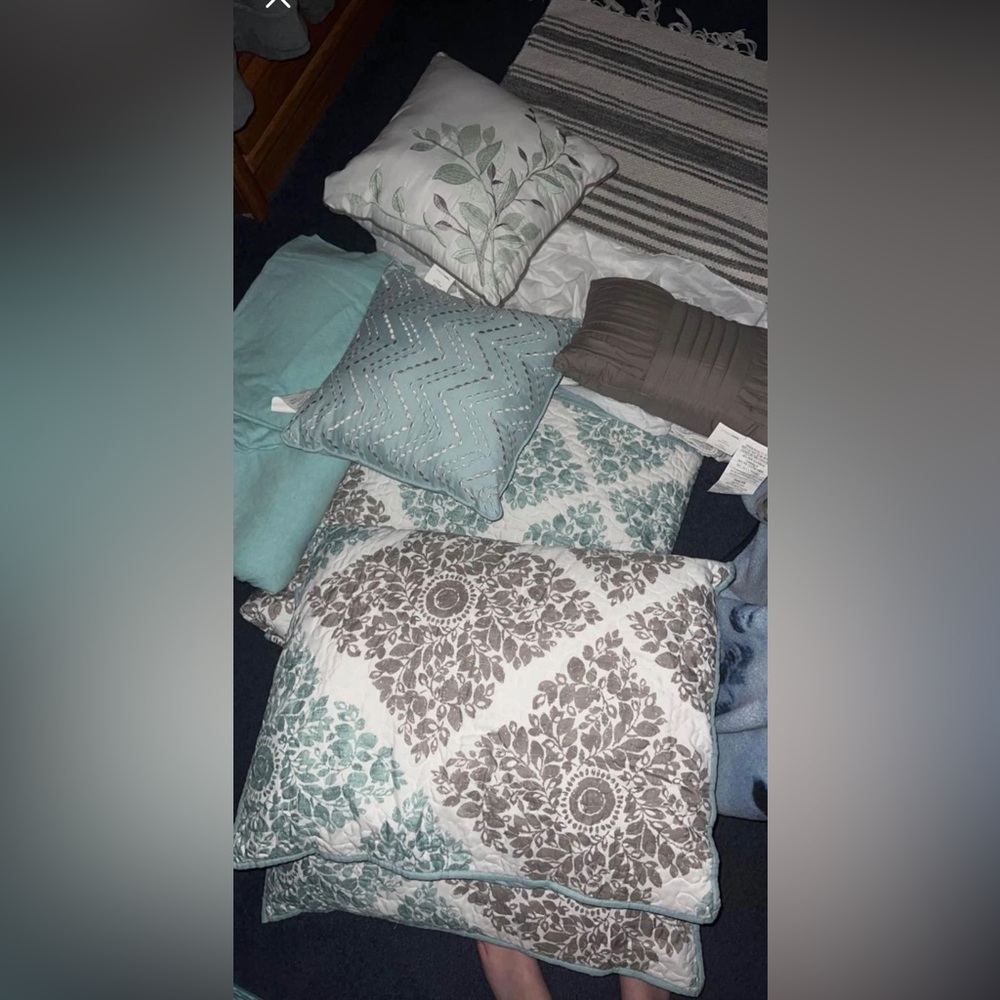 Queen quilt comforter set